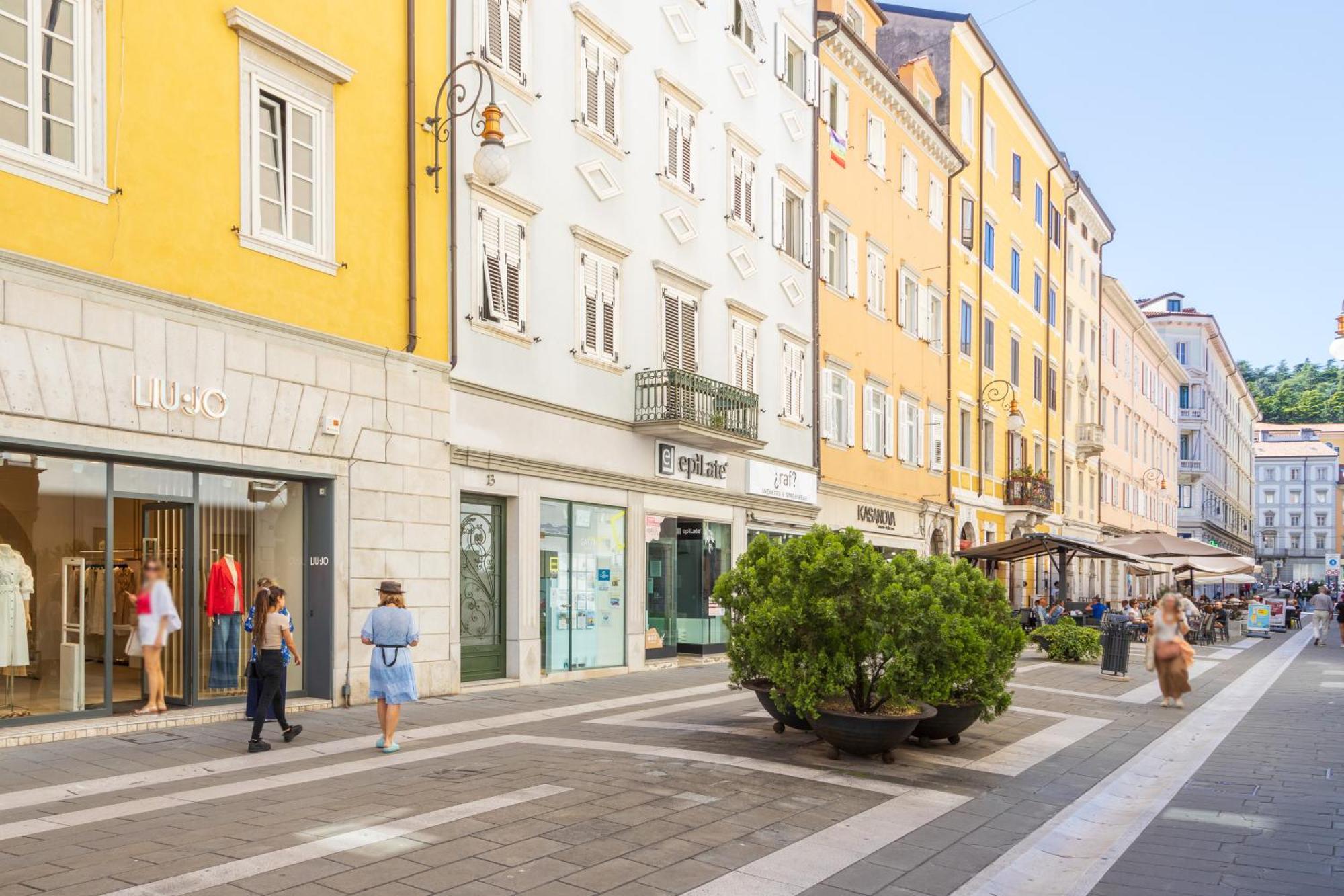 Rifugio Wilde, A Trieste Centro Con Parcheggio ภายนอก รูปภาพ