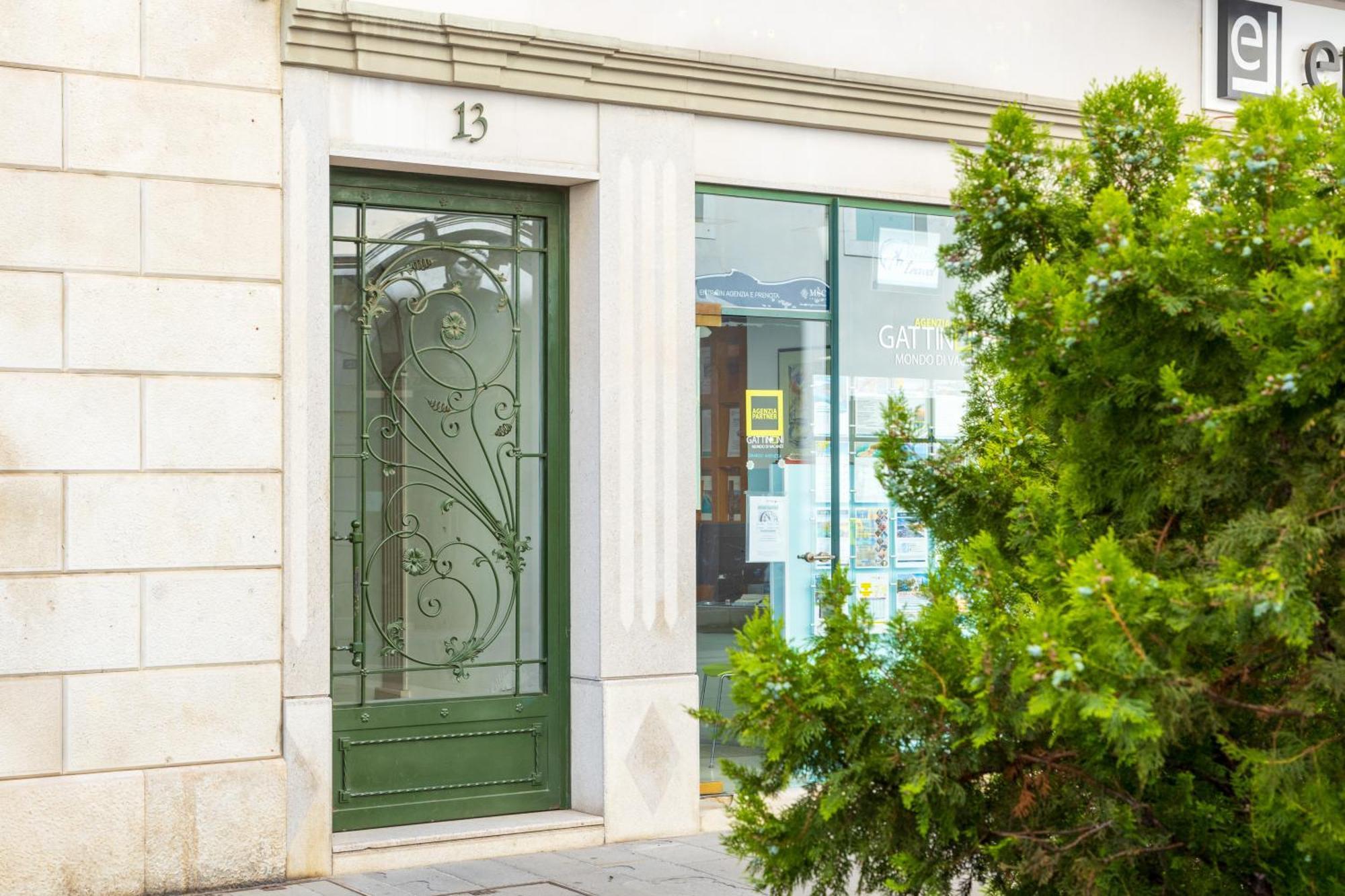 Rifugio Wilde, A Trieste Centro Con Parcheggio ภายนอก รูปภาพ